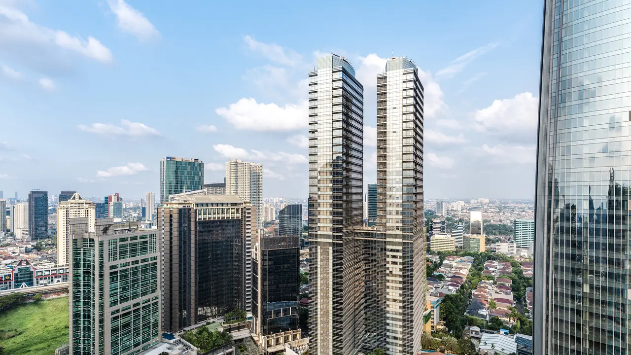 The Ritz-Carlton Jakarta, Mega Kuningan