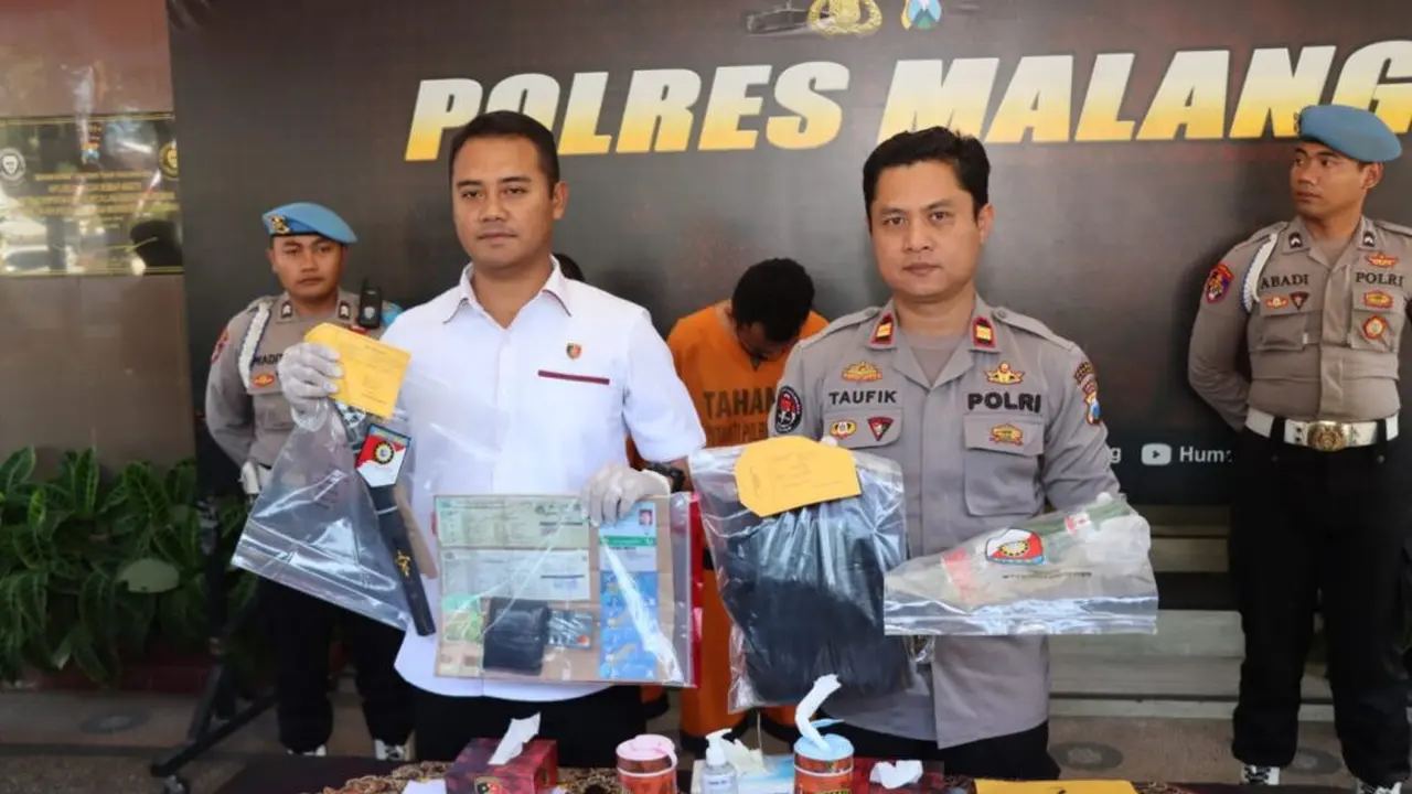 Polres Malang mengamankan tiga pelaku pengeroyokan yang menewaskan Krisnael Murri (23), mahasiswa Universitas Tribuana Tunggadewi (Unitri) Malang 24 Juni 2023 lalu. (humaspolresmalang.com)