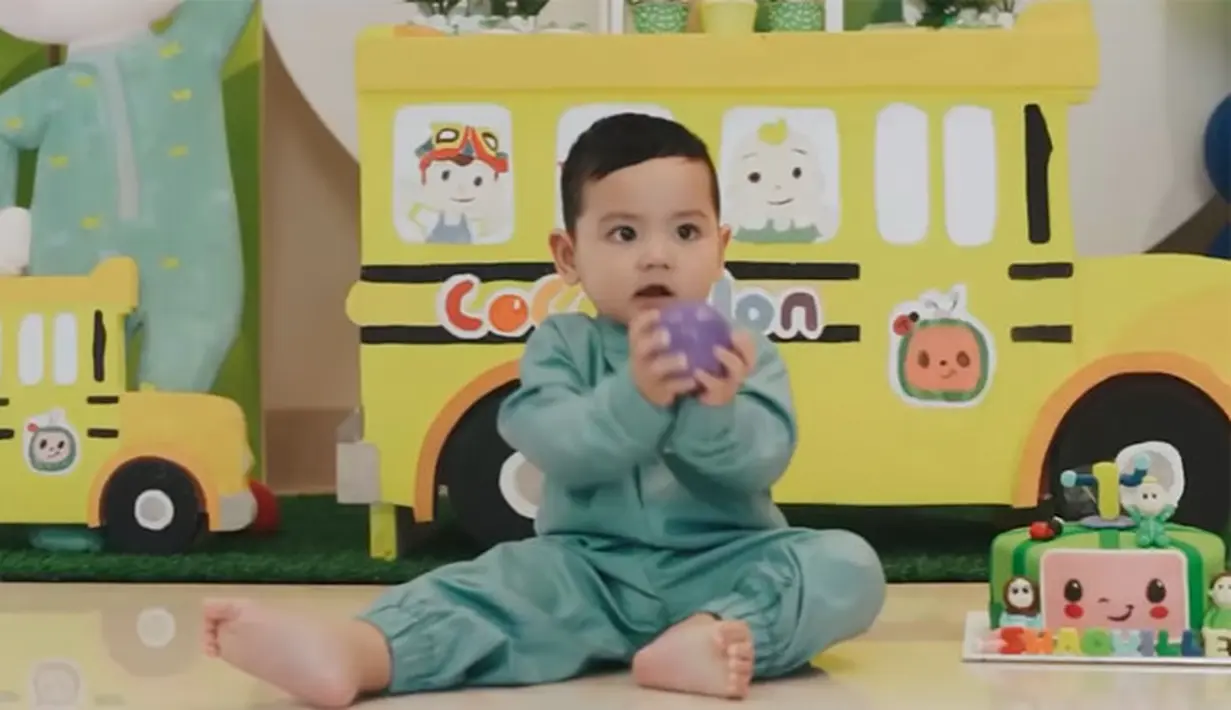 Ultah anak Cut Meyriska dan Roger Danuarta (Youtube/ RogerChika Journey)