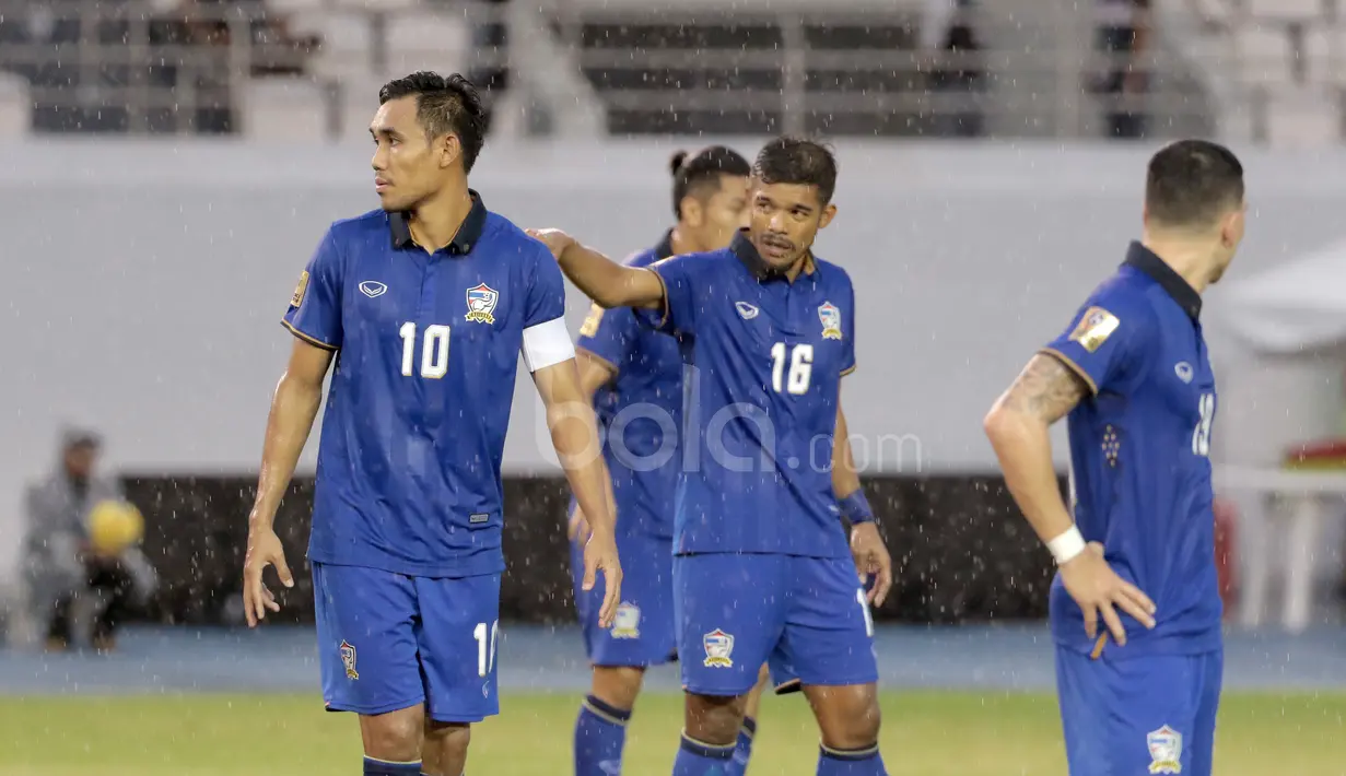 Timnas Thailand masuk dalam 10 besar peringkat AFC dengan koleksi 42.568 poin.  (Bola.com/Nicklas Hanoatubun)