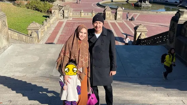 7 Potret Liburan Keluarga Kartika Putri di Amerika, Seru Banget