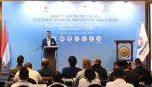 Ketua Umum Akuatik Indonesia, Anindya Bakrie, memberi sambutan saat Rakernas Akuatik Indonesia di Hotel Arya Duta, Jakarta, Sabtu (28/2/2026). (Bola.com/M Iqbal Ichsan)