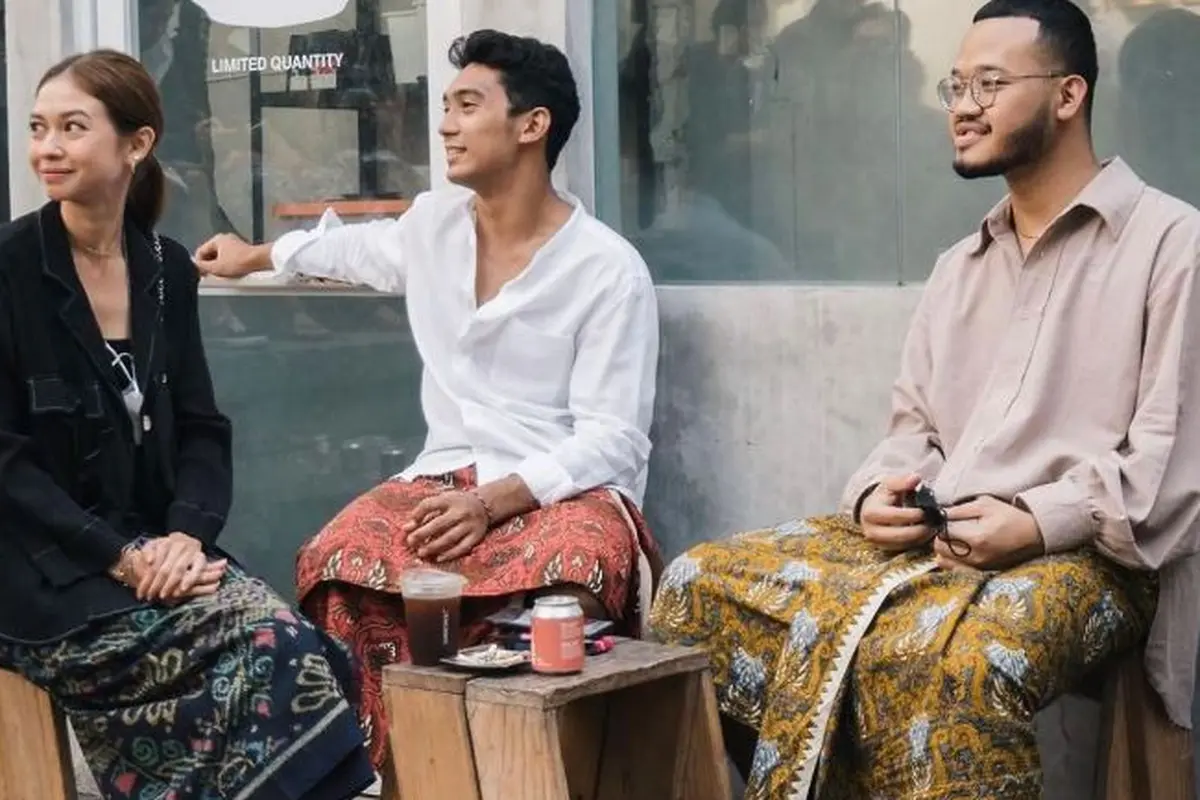 Kampanyekan Gerakan Berkain, Swara Gembira Fokus Pada Generasi Muda Indonesia