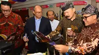 Bupati Banyuwangi bersama Duta Besar RI untuk Malaysia Rusdi Kirana saat menghadiri Indonesia Archip.
