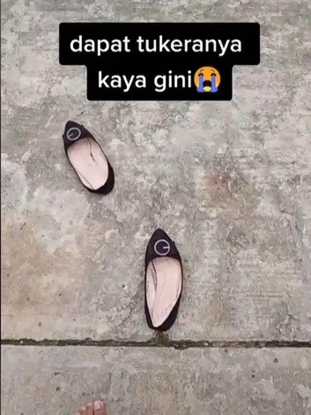 korban tukar sandal jumatan