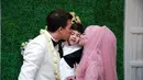Khidmat dan sakralnya suasana akad nikah Risty Tagor dan Stuart Collin (M. Akrom Sukarya/Bintang.com)