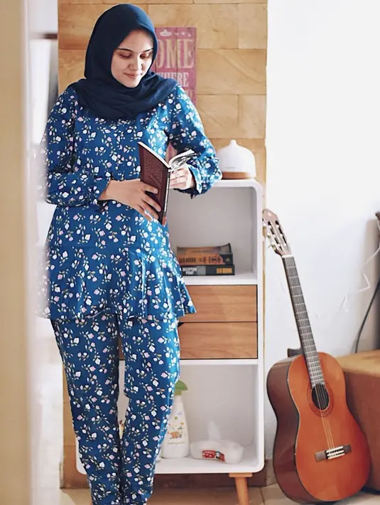 (Instagram/zeezeeshahab)