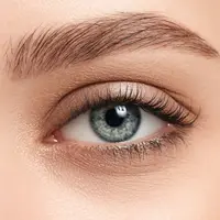 Lash lift treatment (copyright: shutterstock)