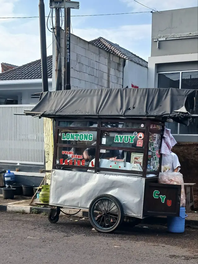 Nama Warung Sok Imut
