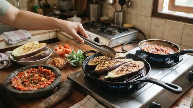Cara Membuat Terong Panggang Pedas