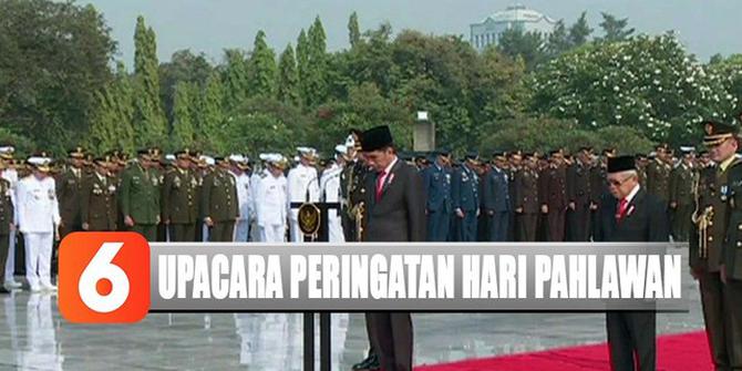 Hari Pahlawan, Jokowi Tabur Bunga di Makam BJ Habibie dan Ani Yudhoyono
