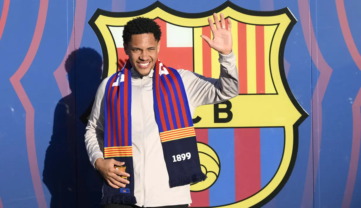Di FC Barcelona nanti, Vitor Roque juga dikabarkan akan menggunakan nomor punggung 19. (AFP/Josep Lago)