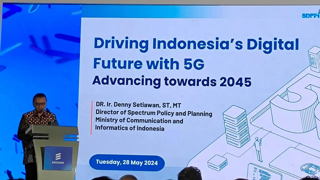 Direktur Penataan Sumber Daya Kominfo, DR. Ir. Denny Setiawan