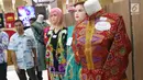 Pengunjung melihat Pameran Produk Unggulan Narapidana di Plasa Pameran Industri Kementerian Perindustrian, Jakarta, Selasa (26/3). Beragam Produk Unggulan Narapidana dari 33 divisi pemasyarakatan Kanwil Kemenkumham se-Indonesia dipamerkan hingga 29 Maret, mendatang. (Liputan6.com/Helmi Fithriansyah