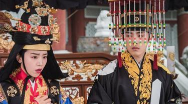 Nonton Drama Korea Mr Queen dan True Beauty di tvN Lewat ...