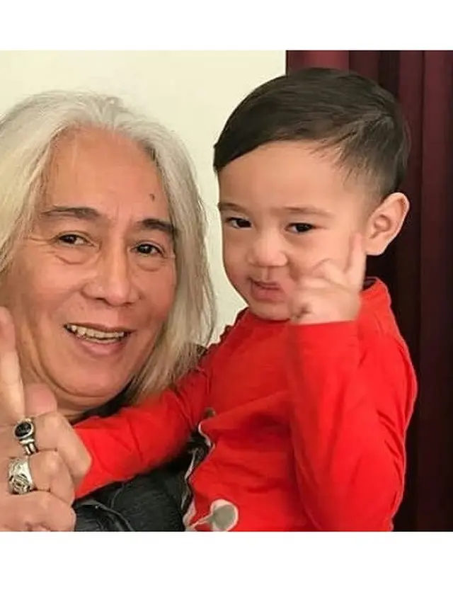 6 Potret Gideon Tengker, Ayah Nagita Slavina yang Pernah Hits Tahun 80-an