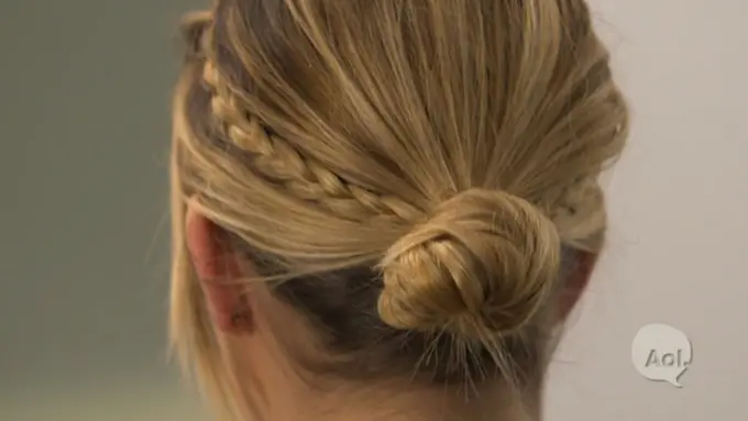 7 Gaya Rambut yang Bisa Kamu Buat Hanya dengan 10 Menit