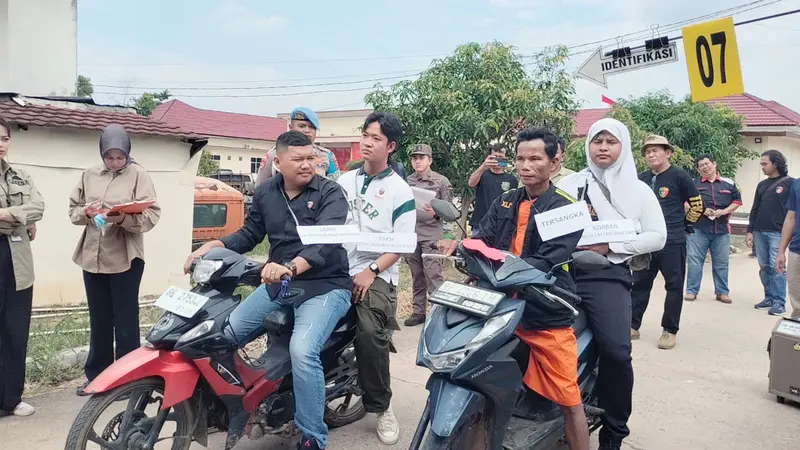 Proses rekonstruksi reka ulang adegan pembunuhan siswi SMK di Kabupaten Mesuji, Lampung. Foto : (Istimewa).