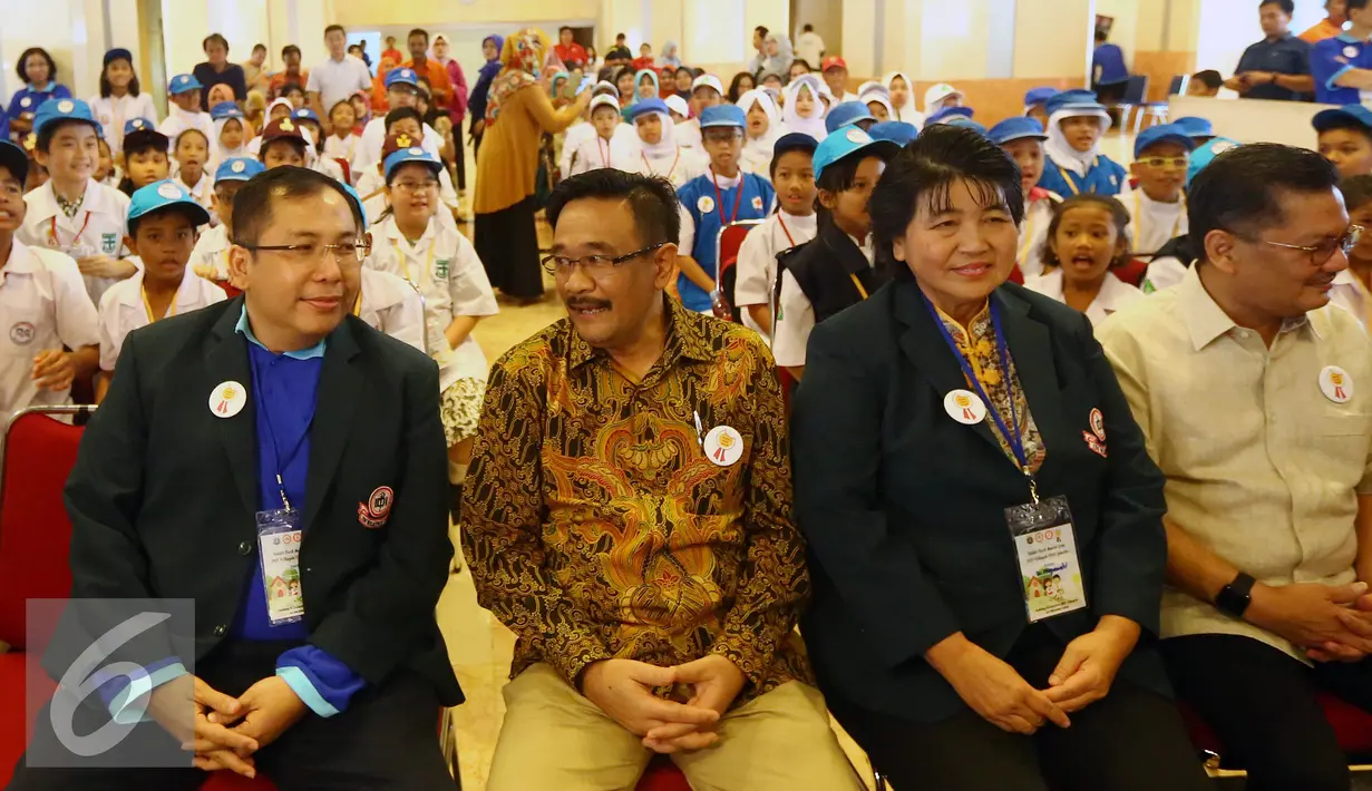 Wagub DKI Jakarta, Djarot Saiful Hidayat (kedua kiri) saat menghadiri acara Lomba Dokter Kecil Award Tahun 2016 Tingkat Provinsi DKI Jakarta di Jakarta, Minggu (2/10). (Liputan6.com/Johan Tallo)
