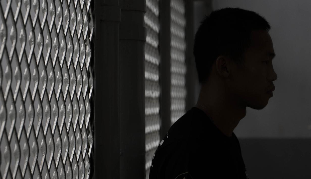 Siluet petinju Indonesia, Daud Yordan, usai menjalani latihan di Pertina, Jakarta, Rabu (3/2/2016). (Bola.com/Vitalis Yogi Trisna)