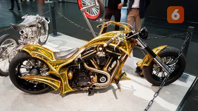Garis-garis tajam menjadi daya tarik utama motor ini