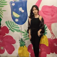 Mix and match Bianca Jodie yang badannya mungil. (brisiajodie96/instagram)