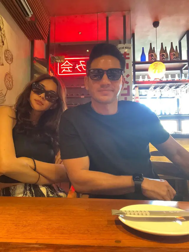 8 Potret Nana Mirdad dan Andrew White Rayakan Anniversary ke-18 di Selandia Baru, Mesra