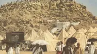 Tenda yang digunakan jamaah haji biasanya terlihat di Arafah. | via: National Geographic Magazine