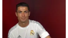 Cristiano Ronaldo bersama pemain dan pelatih Real Madrid Zinedine Zidane, memberi ucapan  Selamat Tahun Baru Imlek. Semoga tahun Monyet ini membawa kesuksesan untuk semua.