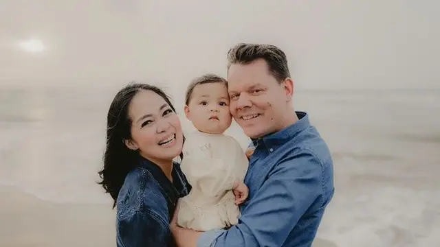 Anniversary ke-2, Ini 7 Potret Bahagia Gracia Indri dan Keluarga di Belanda