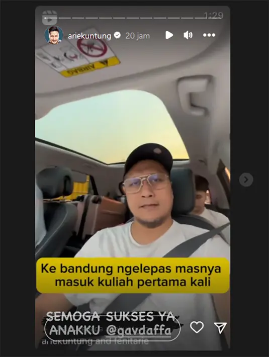 Arie Untung menyetir sendiri ke Bandung mengantar putranya. Mereka berangkat bertiga dari Jakarta. [Instagram/ariekuntung]