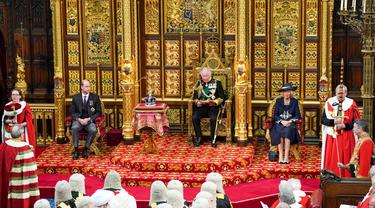 Tampil di Parlemen Inggris, Pangeran William dan Camilla Cetak Sejarah Baru