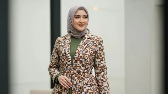 Model Blazer Batik Wanita untuk Gamis