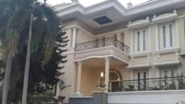 6 Transformasi Rumah Hotman Paris Dulu Vs Sekarang, Kini Bak Istana