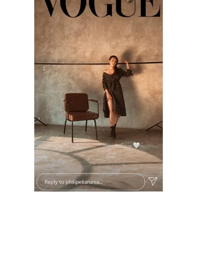 7 Gaya Pemotretan Michelle Ziudith Bertema Woman in Black, Menawan