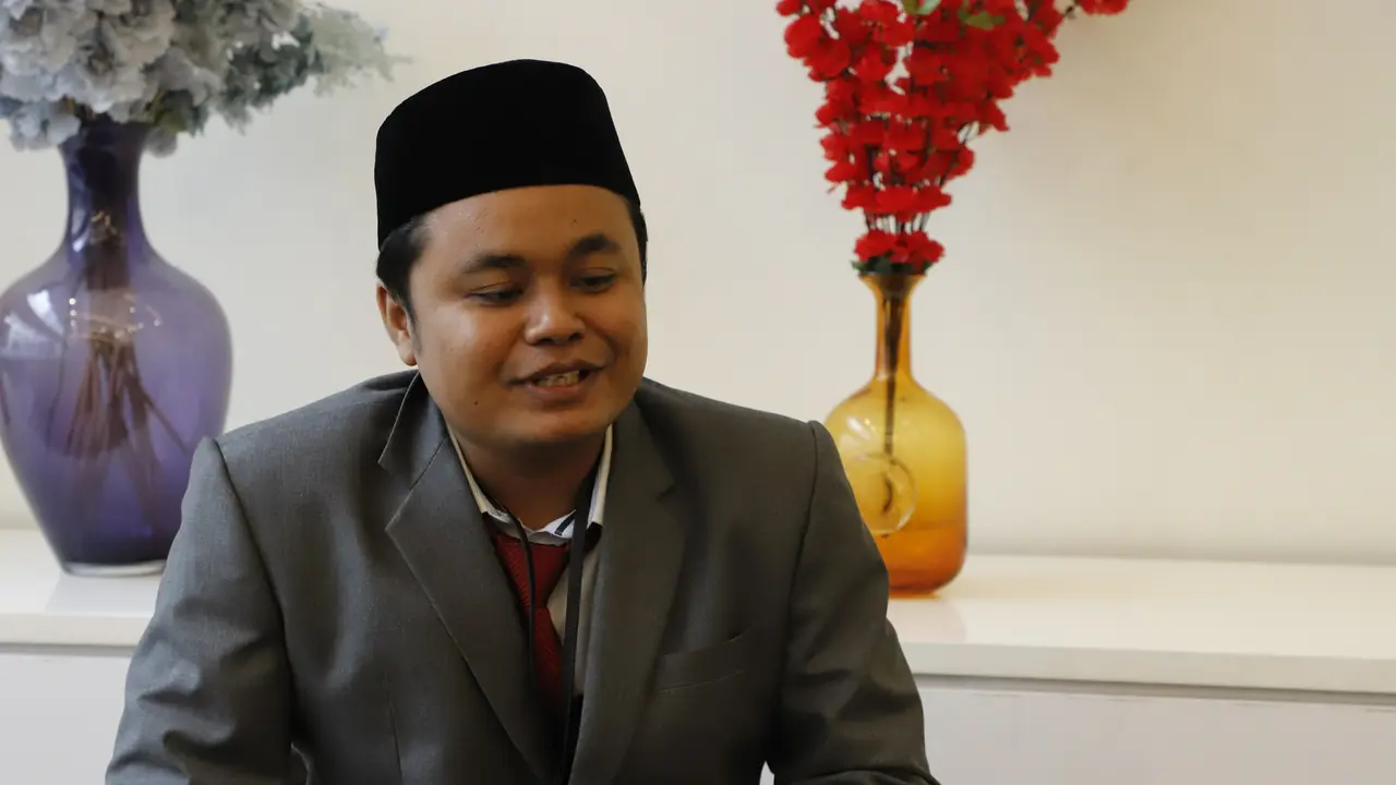 Pustakawan Eko Kurniawan