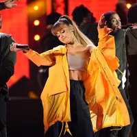 Melansir Aceshowbiz, Ariana Grande dan Mac Miller sudah ingin mulai berkeluarga di usia muda. Namun, Ariana masih ingin menunggu beberapa tahun untuk memasuki masa kehamilan. (AFP/Bintang.com)