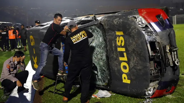Potret Tragedi Kerusuhan Stadion Kanjuruhan Malang yang Tewaskan 127 Orang