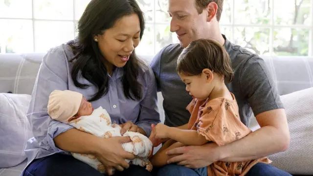 [Bintang] 5 Fakta Mengejutkan Priscilla Chan, Istri Bos Facebook Mark Zuckerberg