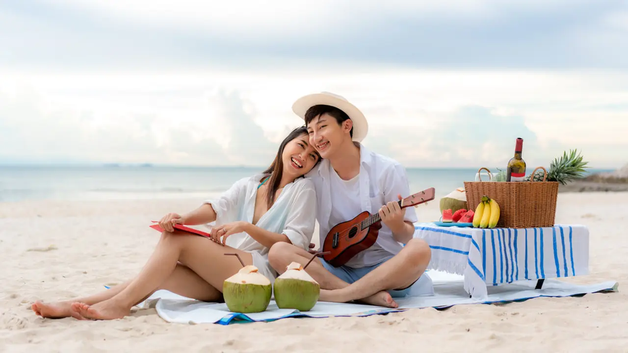 couple romantis bahagia