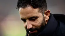 Ruben Amorim menjadi pelatih Manchester United pertama yang menelan lima kekalahan dalam 10 pertandingan pertamanya sebagai pelatih di semua kompetisi. (HENRY NICHOLLS/AFP)