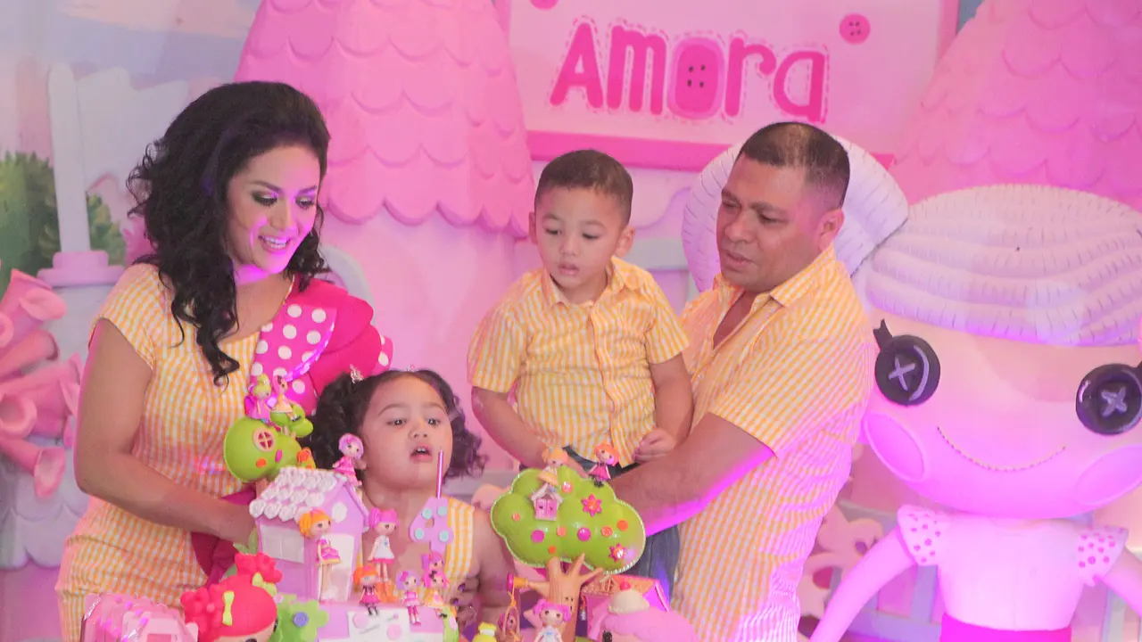 [Bintang] Krisdayanti saat utah Amora