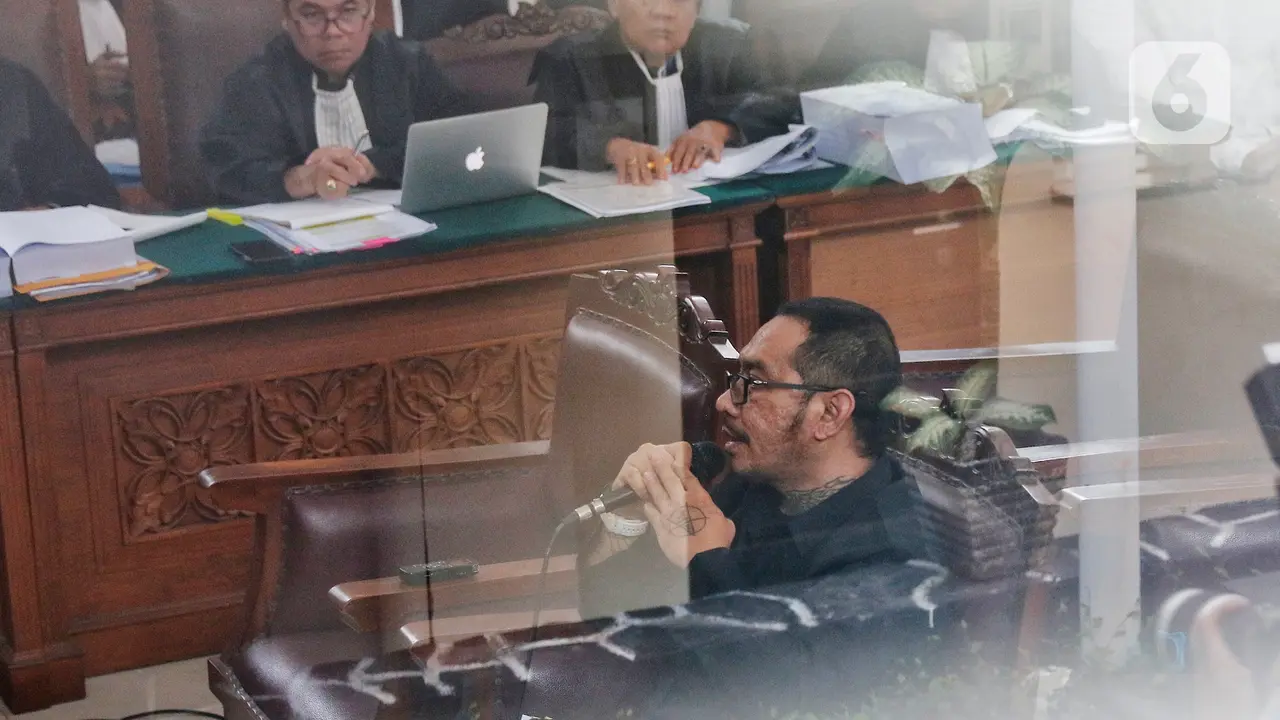 Ayah David Ozora, Jonathan Latumahina