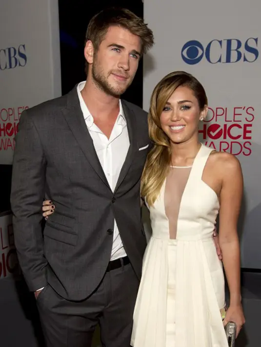 Miley akhirnya mengungkapkan soal hubungannya saat ini dengan Liam. Ia menuturkan bahwa dirinya dan Liam membutuhkan waktu untuk saling menyendiri terlebih dahulu sebelum melanjutkan semuanya. (AFP/Bintang.com)