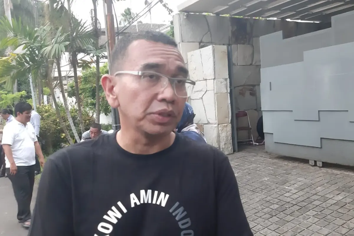 Arya Sinulingga usai rapat tertutup dengan Ma'ruf Amin (Muhammad Genantan/Merdeka.com)