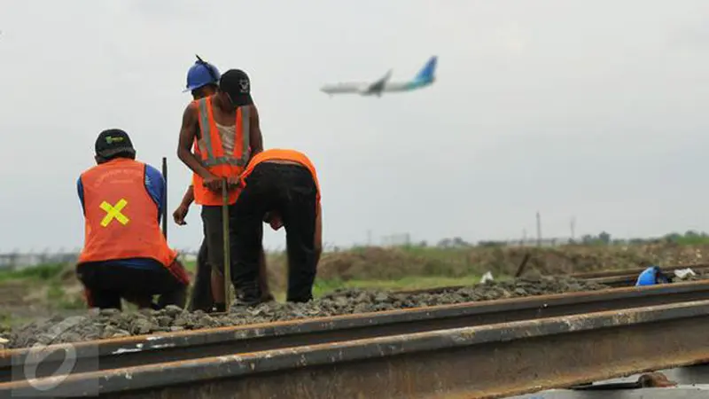 Pembangunan rel kereta api Bandara Internasional Adisumarmo Boyolali ditargetkan akan selesai dalam dua tahun. Presiden Joko Widodo berharap konsep pengelolaan antar-moda transportasi bisa memberikan efisiensi pelayanan bagi masyarakat. 