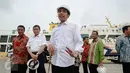 Presiden Jokowi saat menyambut Kapal Pengangkut Ternak KM Camara Nusantara I yang bersandar di Pelabuhan Tanjung Priok, Jakarta, (11/12). (Liputan6.com/Faizal Fanani)