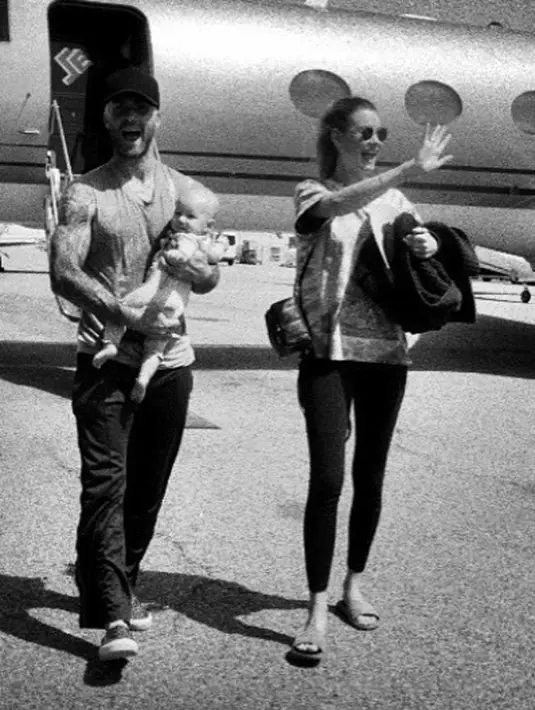 Seperti yang dilansir dari Ace Showbiz, di saat ia baru menikmati perannya sebagai ayah, Adam mengutarakan kebahagiaannya memiliki istri seperti Behati. Ia pun merasa menjadi orang yang paling beruntung. (Instagram/adamlevine)