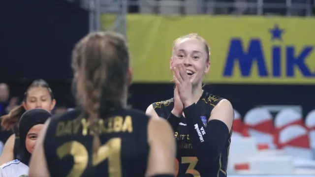 PLN Mobile Proliga 2024 :  Main Rileks Kunci Tim Putri Jakarta BIN Taklukkan Bandung bjb