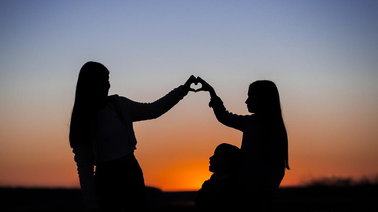 6 Arti Mimpi Bertemu Teman Lama yang Sudah Meninggal, Pertanda Baik?